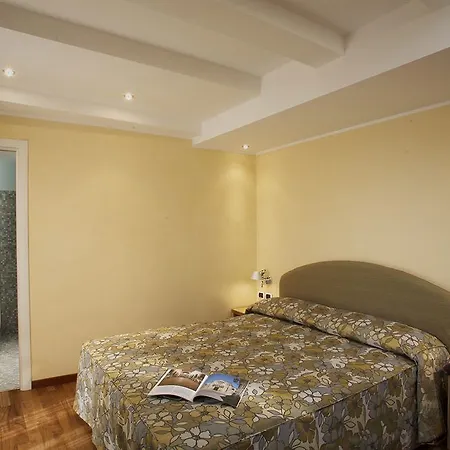 호텔 Palazzo Papaleo 5*
