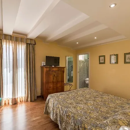 Hotel Palazzo Papaleo 5*