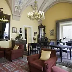 Palazzo Papaleo Hotel