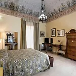 Palazzo Papaleo Hotel