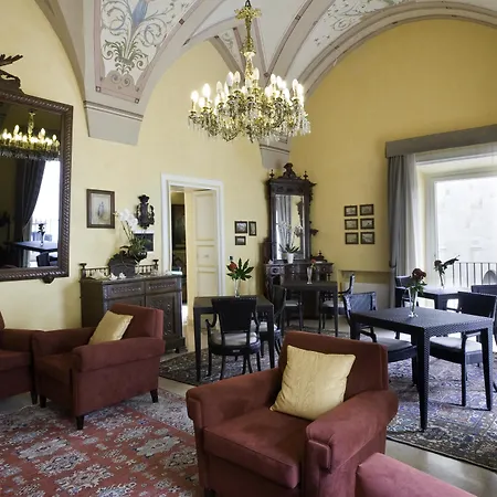 Palazzo Papaleo Hotel
